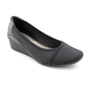 Karen Scott Nelly Weges